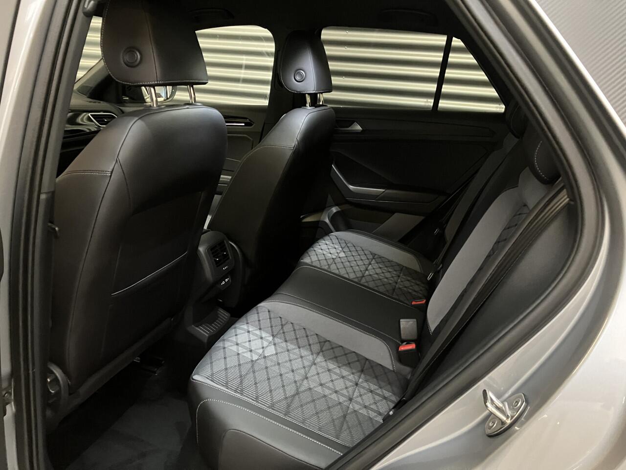 Volkswagen T-Roc 1.5 TSI R-LINE BLACK STYLE/IQ LIGHT/IQ DRIVE/EL A KLEP/ENZ