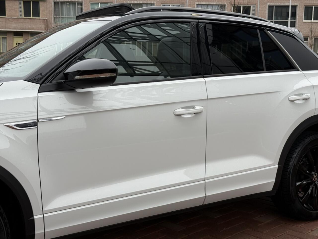 Volkswagen T-Roc 1.5 TSI 150PK R-Line Pano Automaat Navi Camera Facelift