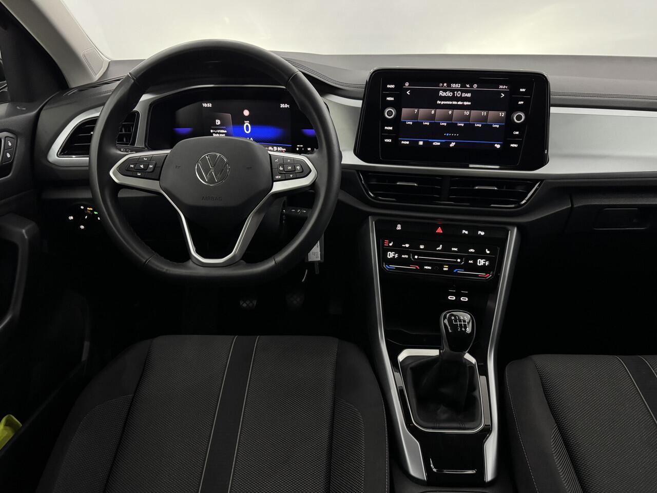 Volkswagen T-Roc 1.0 TSI Life Clima, Apple carplay, Parkeersensoren, Virtual desk, Winterpakket, Cruise control