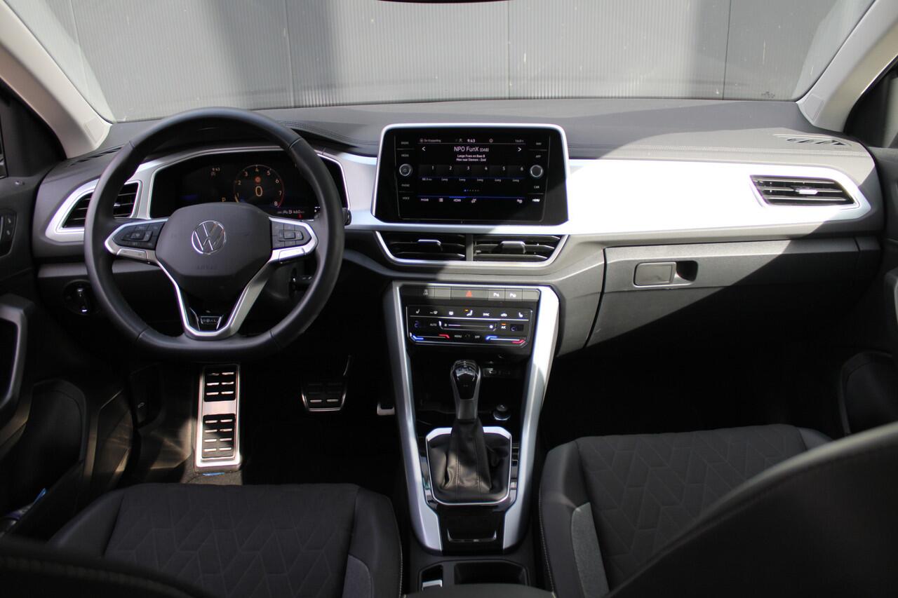 Volkswagen T-Roc 1.5 TSI Life Edition 150pk - ACC - LED - Navi - Stoelverwarming - Blind Spot - Virtual cockpit - Rijklaar