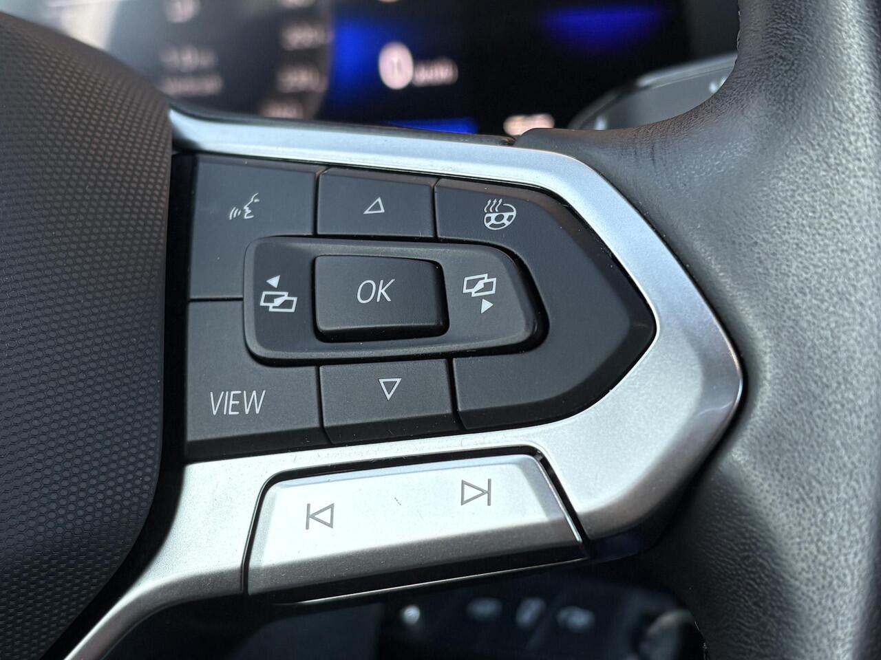 Volkswagen T-Roc 1.5 TSI OPF DSG R-Line | Pano |