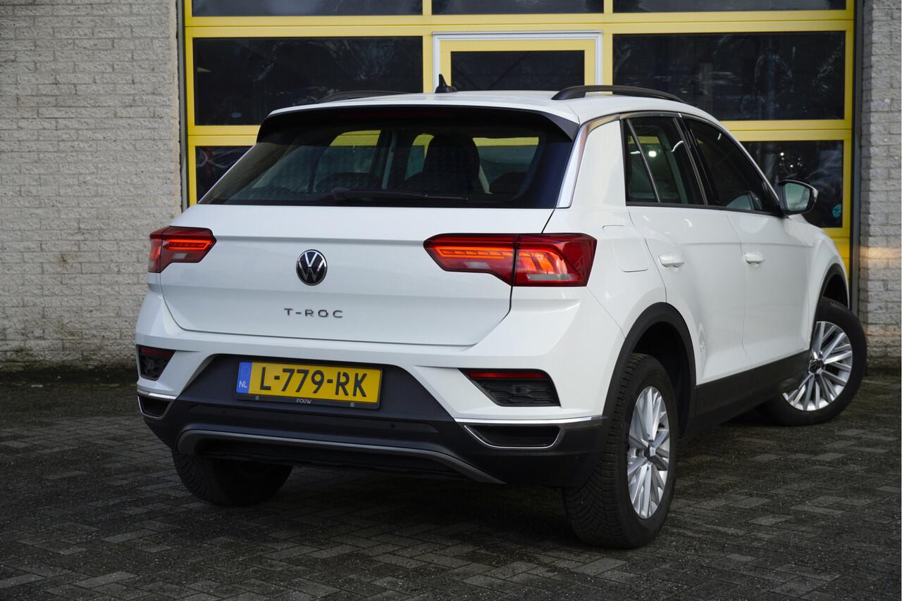 Volkswagen T-Roc 1.5 TSI 150PK! Style BJ2021 Lmv 16" | Led | Pdc | Navi | App-Connect | Climate control | Cruise control | Getint glas