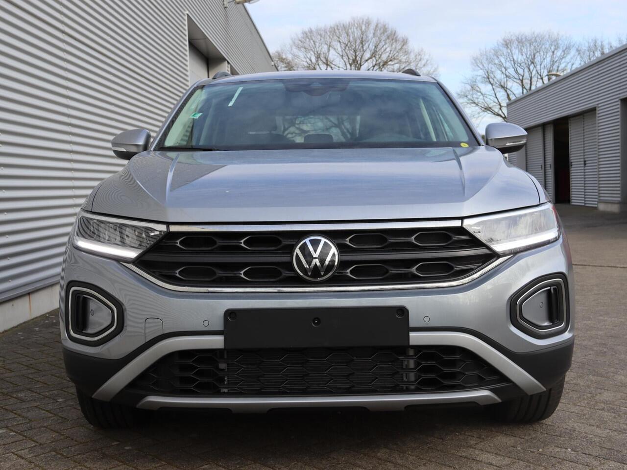 Volkswagen T-Roc Life Edition 1.0 85 kW / 116 pk TSI SUV 6 versn. H and | Navigatie | Climatronic | Stoel pakket |