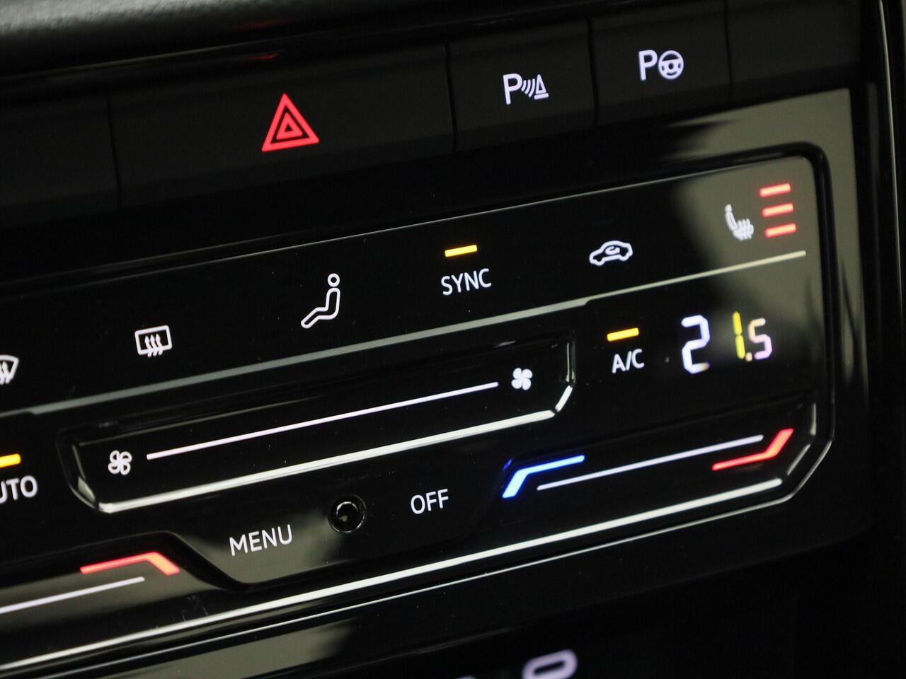 Volkswagen T-Roc 1.5TSI/150PK R-Line DSG · Navigatie · Apple/Android Car Play · Camera + Parkeersensoren · Trekhaak · Garantie tot februari 2027