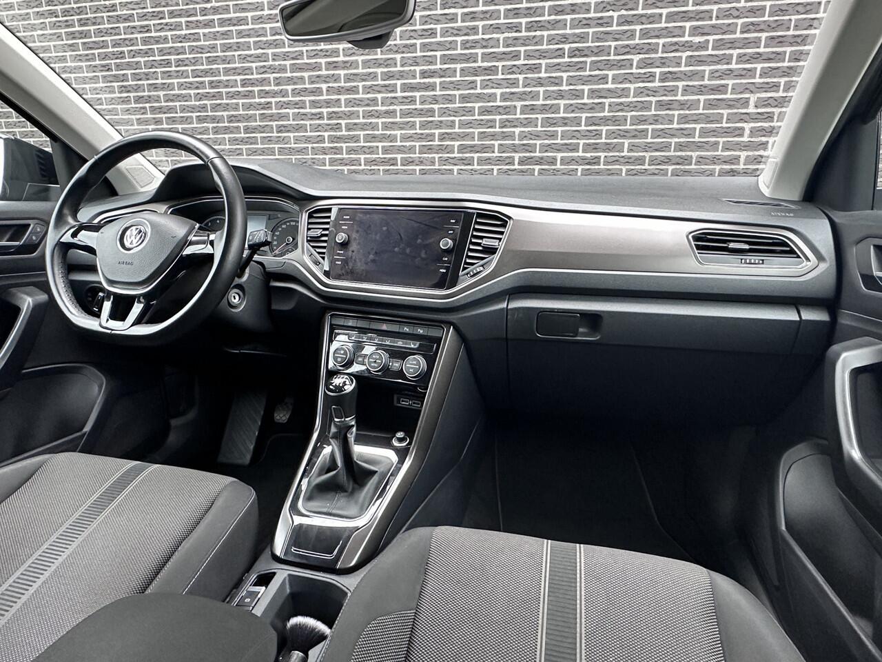 Volkswagen T-Roc 1.0 TSI Sport | Navigatie | Park Pilot | Apple CarPlay/Android Auto