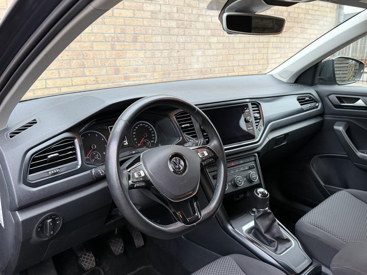 Volkswagen T-Roc 1.0 TSI Style | LM | Clima | PDC |