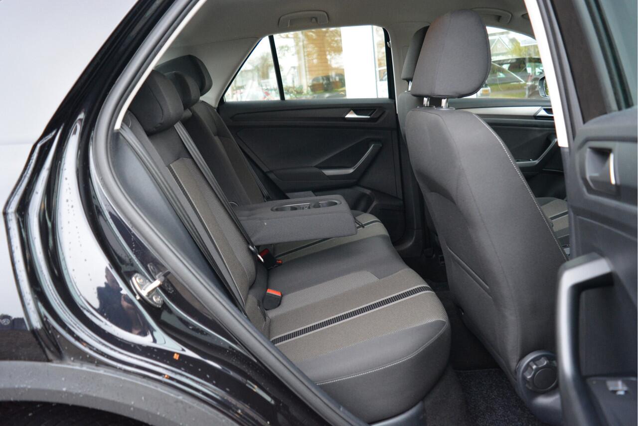 Volkswagen T-Roc 1.0 111PK TSI Style | PDC V+A | Adaptive | Orig. NL | NAP | Lane Ass.