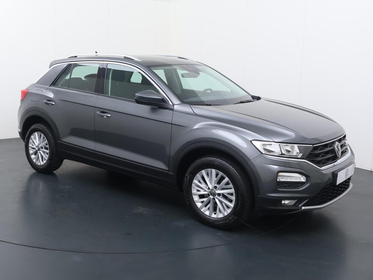 Volkswagen T-Roc 1.0 TSI Style | 110 PK | Achteruitrijcamera | Adaptive cruise control | Apple CarPlay / Android Auto |