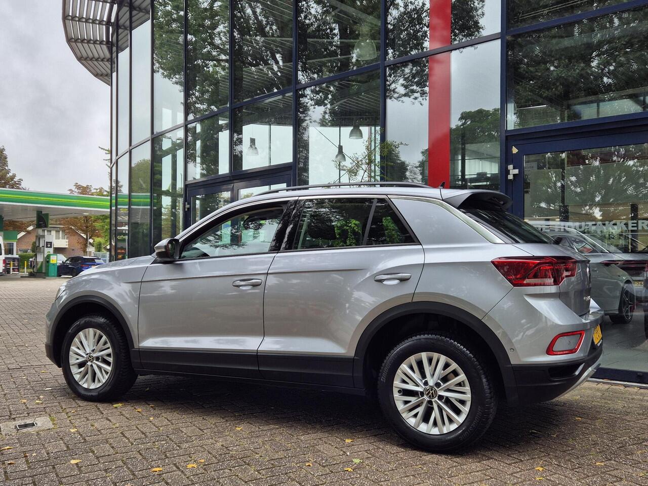 Volkswagen T-Roc 1.0 TSI Life | Navigatie | Digitaal dashboard | Adapt. Cruise Control | Parkeersensoren | Licht metalen velgen