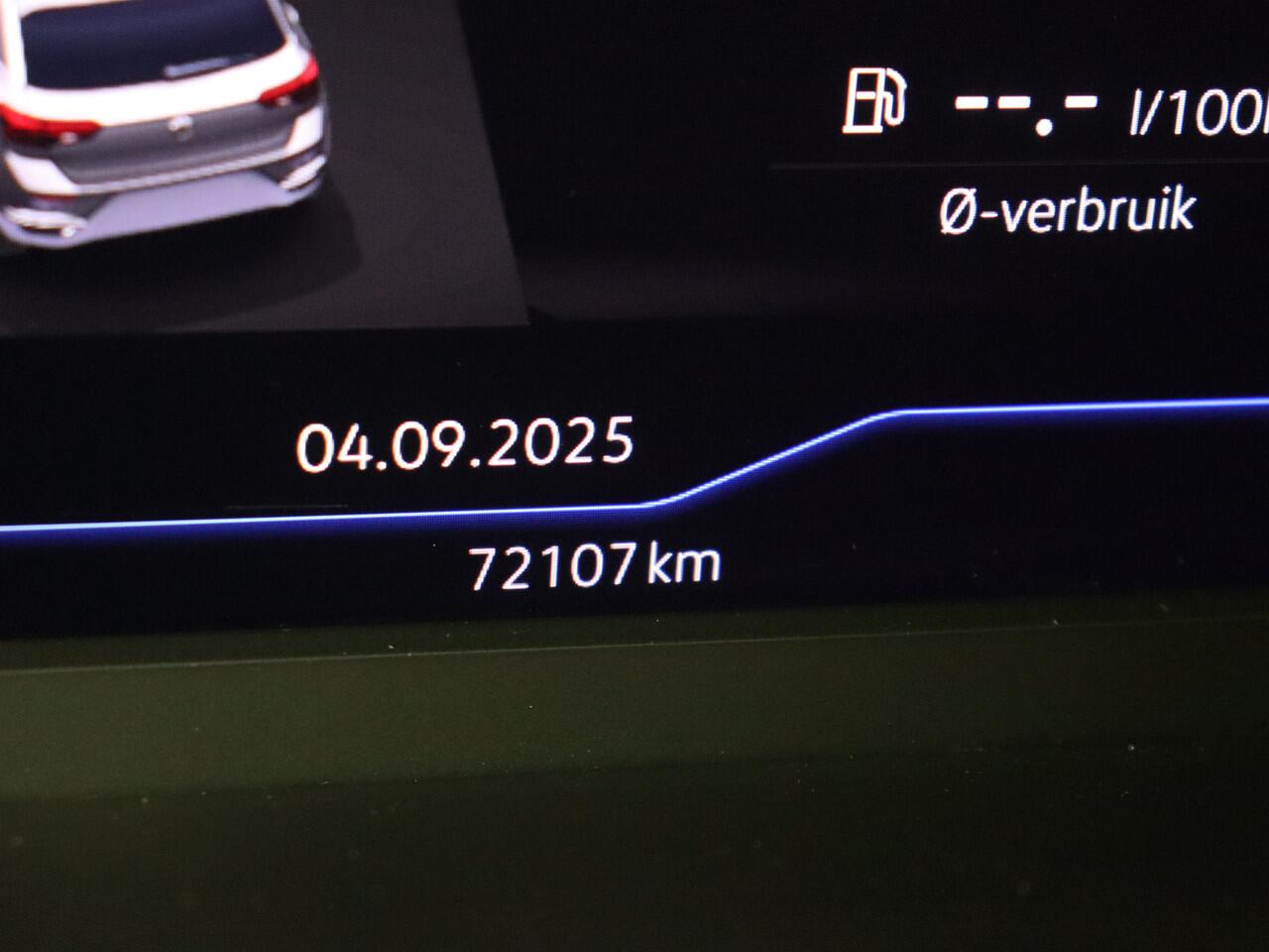 Volkswagen T-Roc 1.0 TSI Life | LED-voor en achterlichten | Achteruitrijcamera | Adaptive cruise control | Connected services |