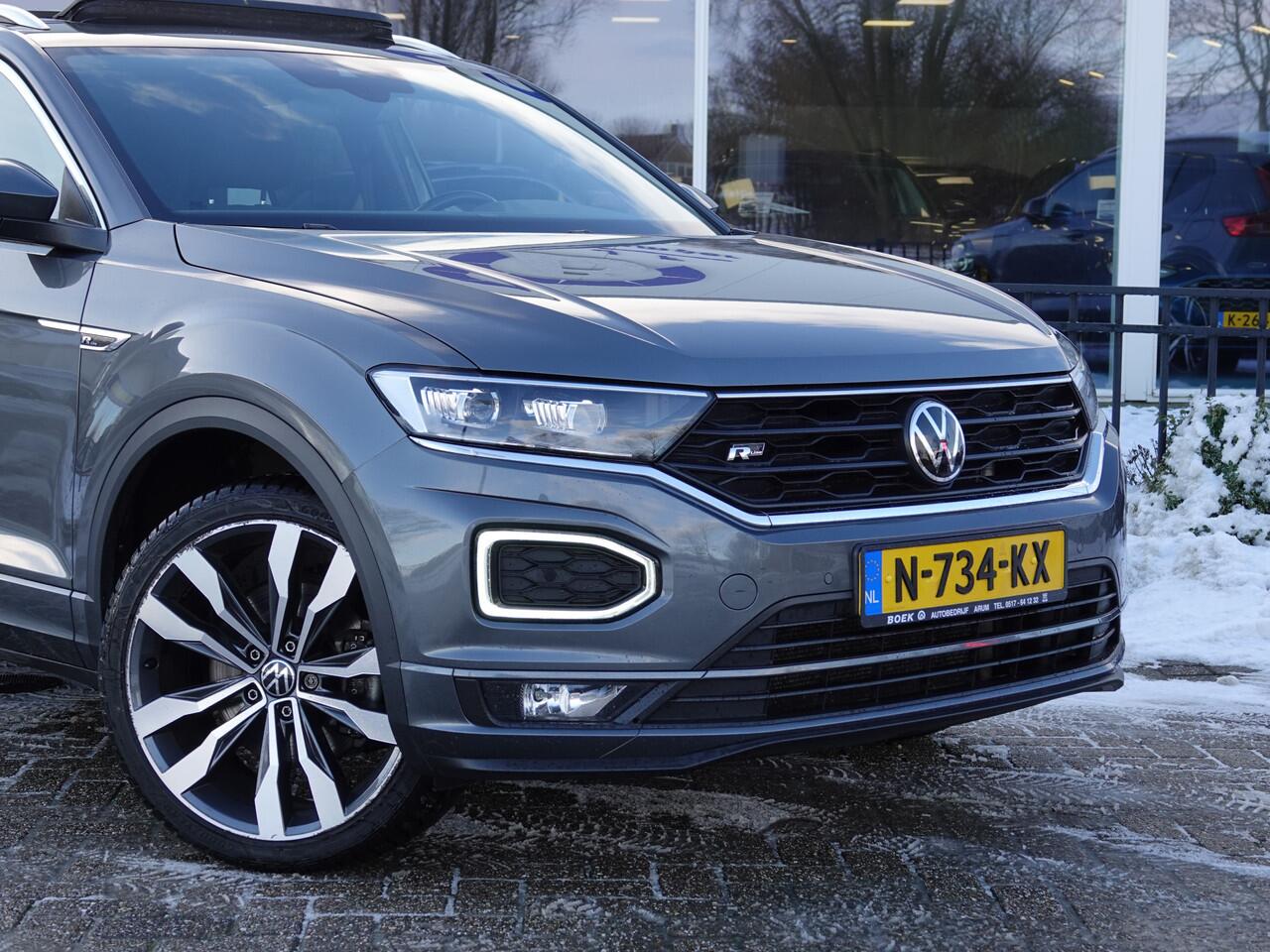 Volkswagen T-Roc 1.5 TSI 150PK Sport R-LINE AUTOM. PANO | TREKH. | ADAPT. CRUISE | ECC | LMV