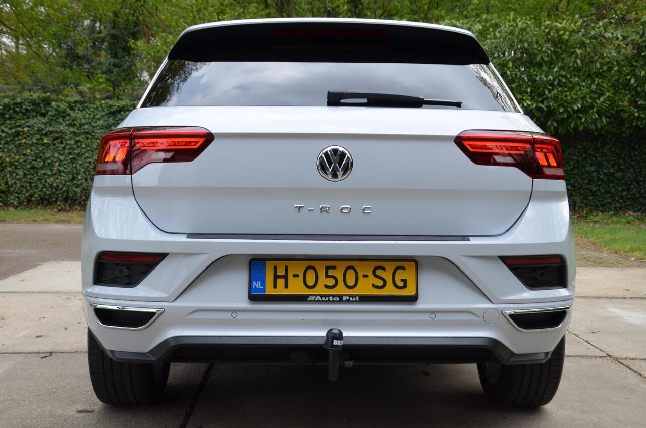 Volkswagen T-Roc 1.5 TSI Sport Business R Line Automaat/Navi/Ecc/Pdc/Virtueel-Dashboard/Privacy-Glass/18-Inch Lmv/Achteruitrijcamera/Cr-Controle/Stoelverwarming/Leer/Afnb-Trekhaak