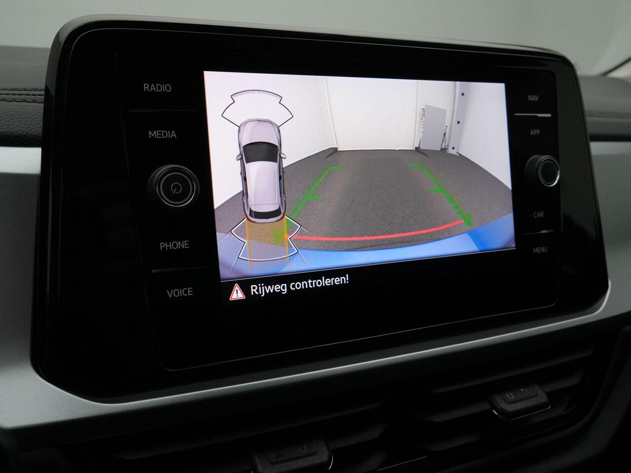 Volkswagen T-Roc 1.0 TSI 115 pk Life Edition | LED koplampen | Achteruitrijcamera | Carplay | Navigatie | Park Assist | Side Assist | 17 inch