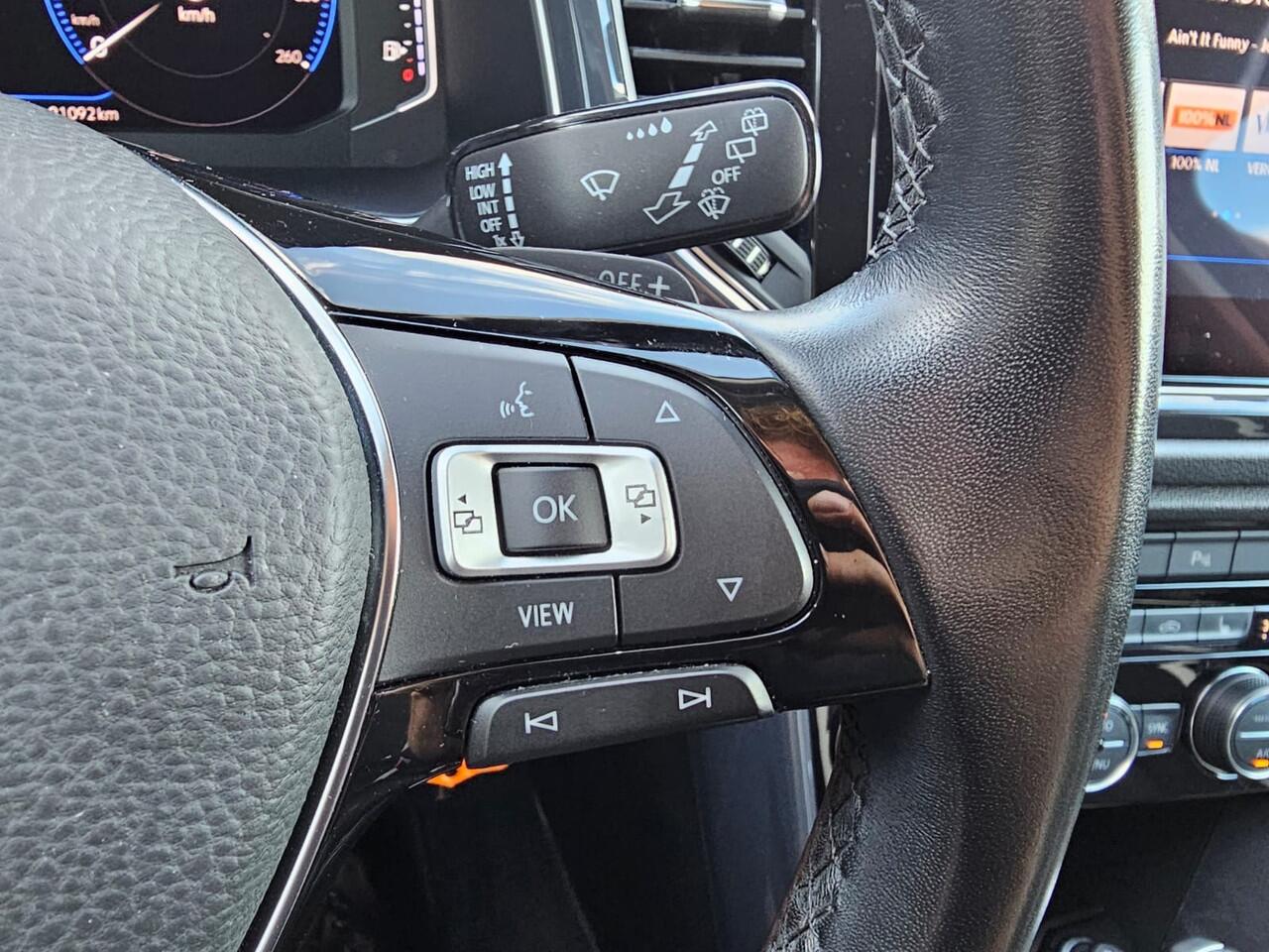 Volkswagen T-Roc 1.5 TSI Sport Business R | Automaat | Trekhaak | Lane Assist | Blind Spot | LED | Navi | ACC | PDC | Winterpakket | Virtual Cockpit |