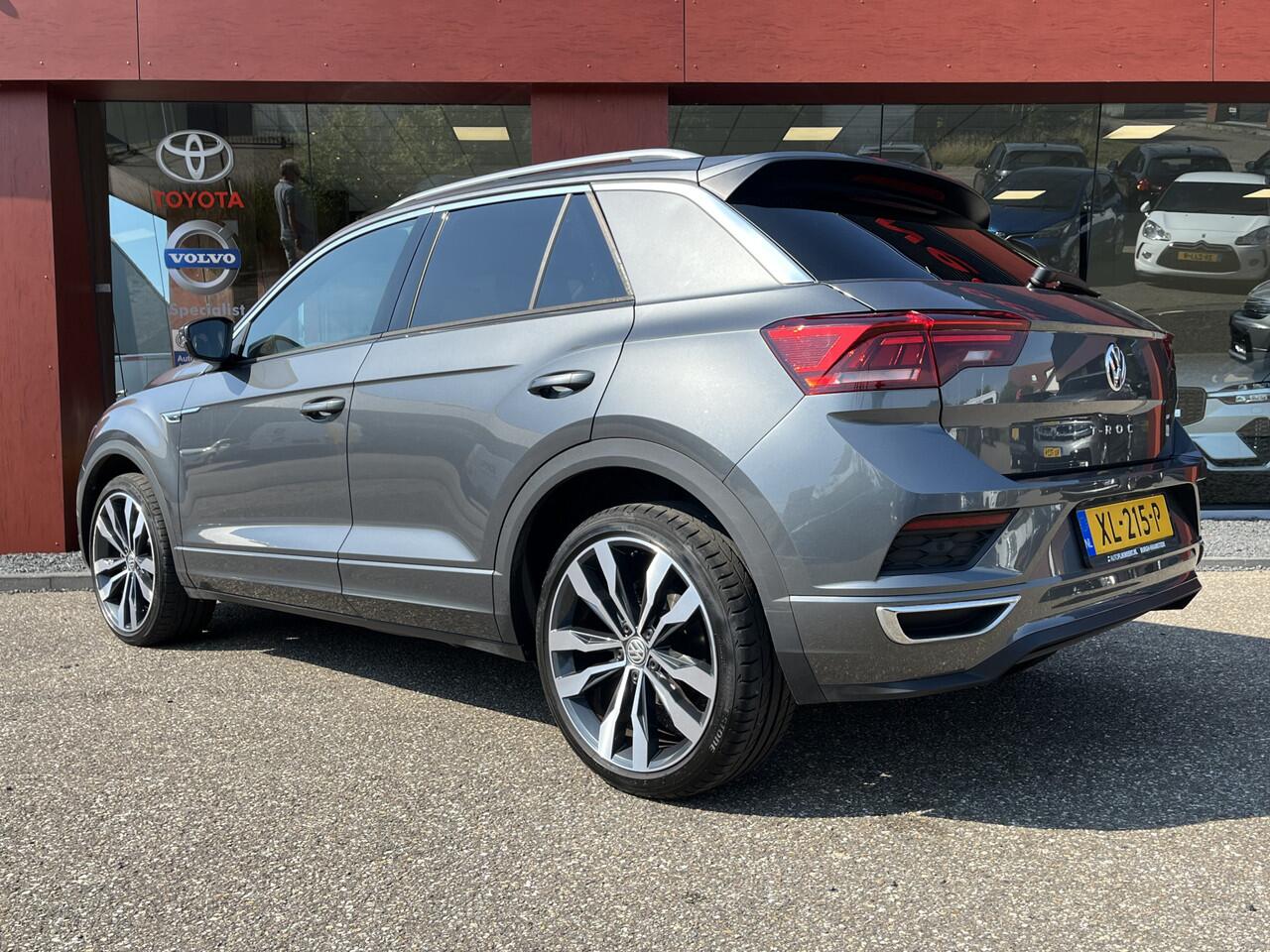 Volkswagen T-Roc 1.5 TSI R-line DSG Aut | PANO | 19'' LMV