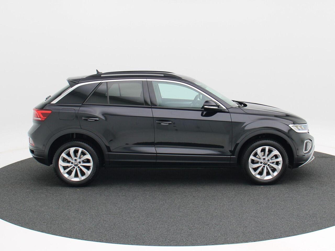 Volkswagen T-Roc 1.5 TSi 150 Pk Automaat Life Edition | Carplay | Camera | Adaptive Cruise | Parkeersensoren | Stoel Verwarming | Navigatiesysteem | 17 Inch | 10.421 Km!