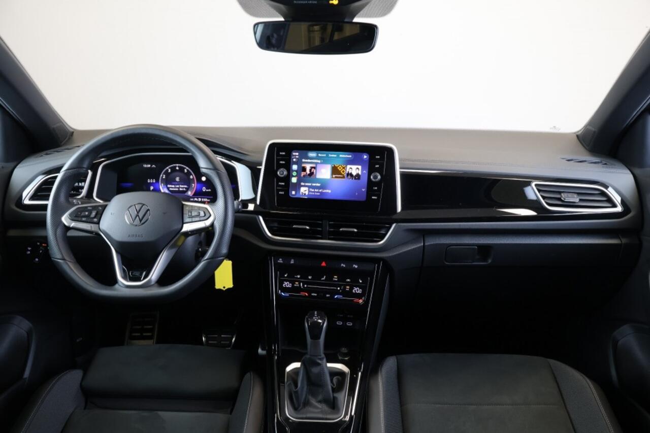 Volkswagen T-Roc 1.5 TSI R-Line - Trekhaak - AllSeason banden - Stoelverwarming