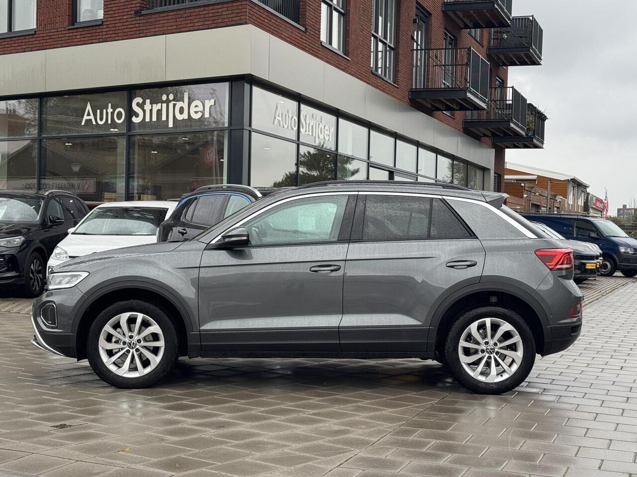 Volkswagen T-Roc 1.5 TSI Life Edition 150pk automaat | Camera | Parc Assist