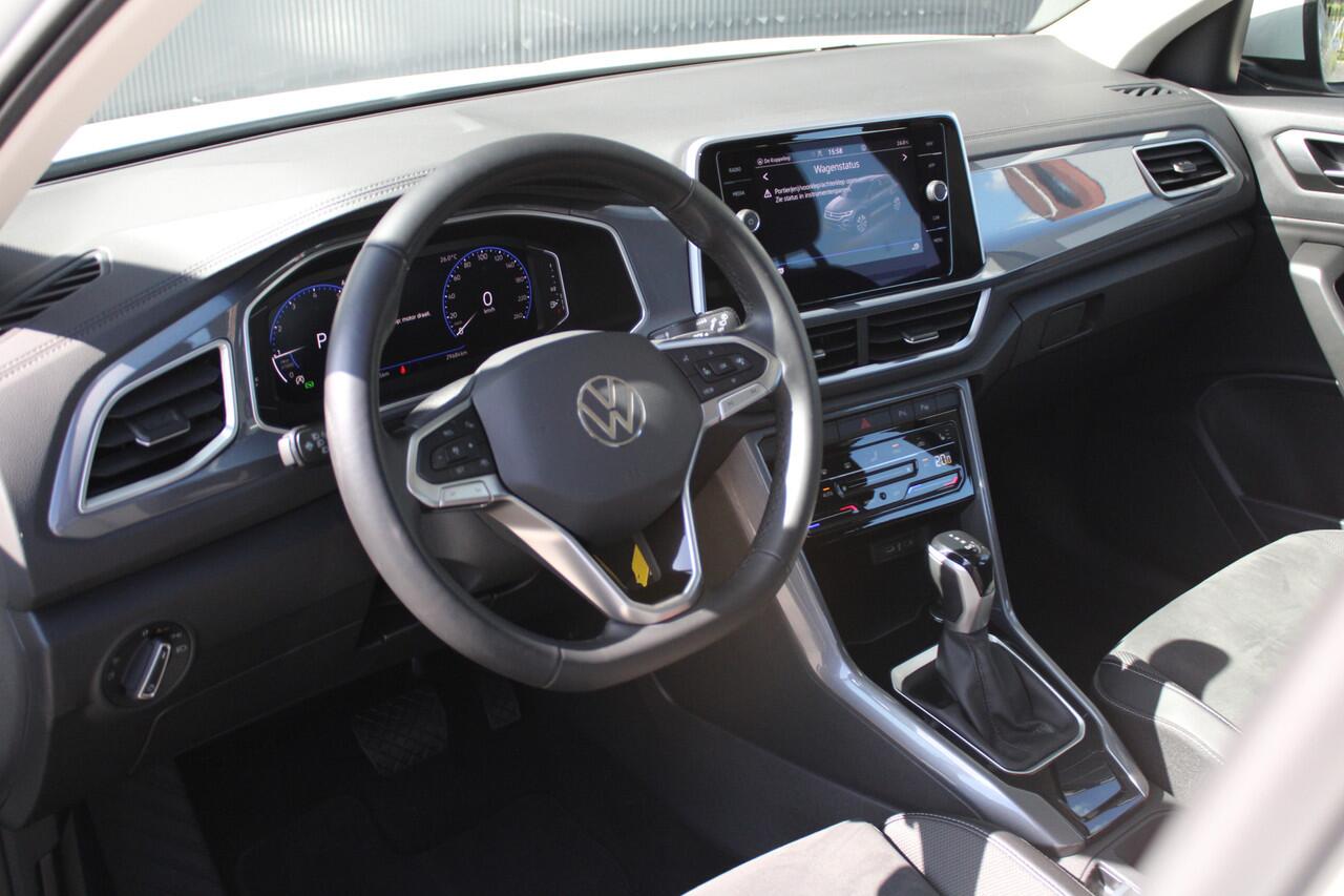 Volkswagen T-Roc 1.5 TSI Style 150pk - Ergostoel - LED - Navi - Camera - Stoelverwarming - Trekhaak - Rijklaar