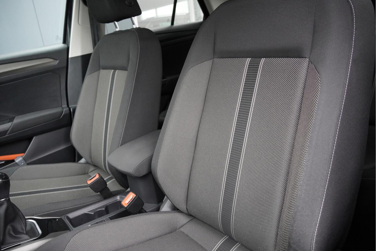 Volkswagen T-Roc 1.0 TSI Style Business BJ2020 Lmv 16" | Led | Pdc | Navi | Elek. achterklep | App-Connect | Virtual cockpit | Climate control | Cruise control | Extra getint glas