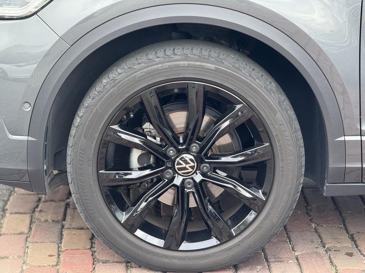 Volkswagen T-Roc 1.5 TSI R-Line | IQ | Leer | Memory | Trekhaak | Pano