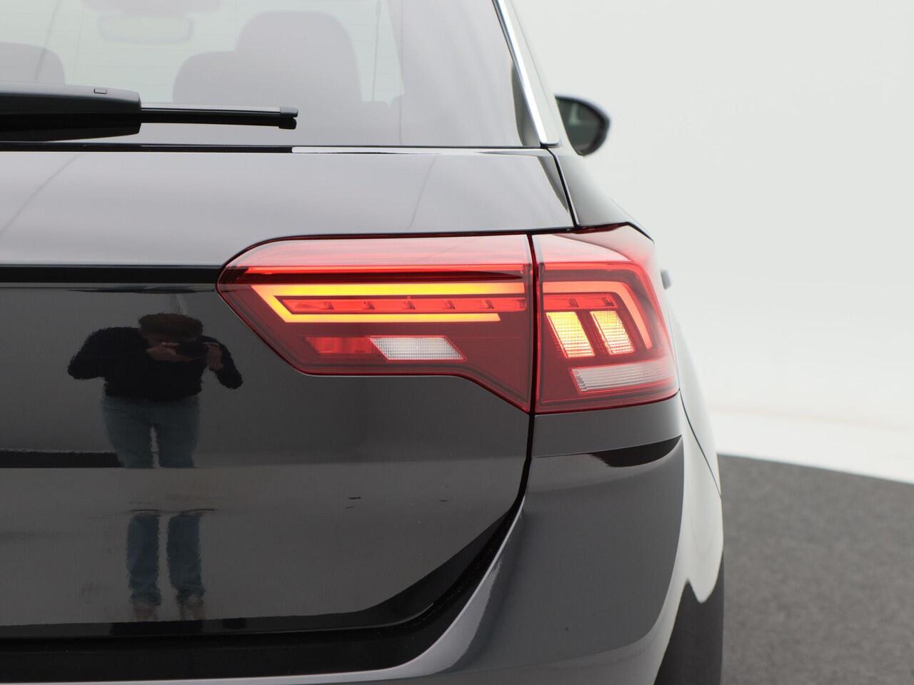 Volkswagen T-Roc Life Edition 1.5 TSI 150 pk | Camera | Keyless | Adaptive Cruise Control | Carplay |