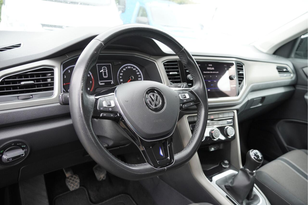 Volkswagen T-Roc 1.0 TSI Style BJ2020 Lmv 16" | Led | Navi | Pdc | App-Connect | Airco | Cruise control | Getint glas