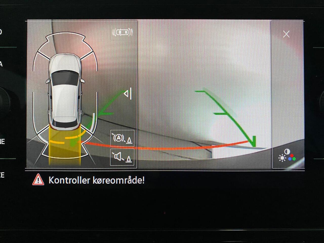 Volkswagen T-Roc 1.5 TSI R Line 2x R line edition Camera IQ-light/Matrix ACC Navigatie 17inch Virtual Cockpit Apple carplay