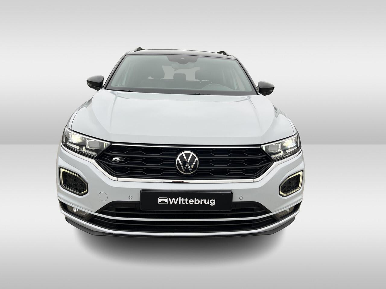 Volkswagen T-Roc 1.5 TSI 150pk DSG R-Line / Trekhaak Afneembaar / R-Line in-en exterieur 19" LMV / Virtual Cockpit / Zwart Dak / App connect / Navi