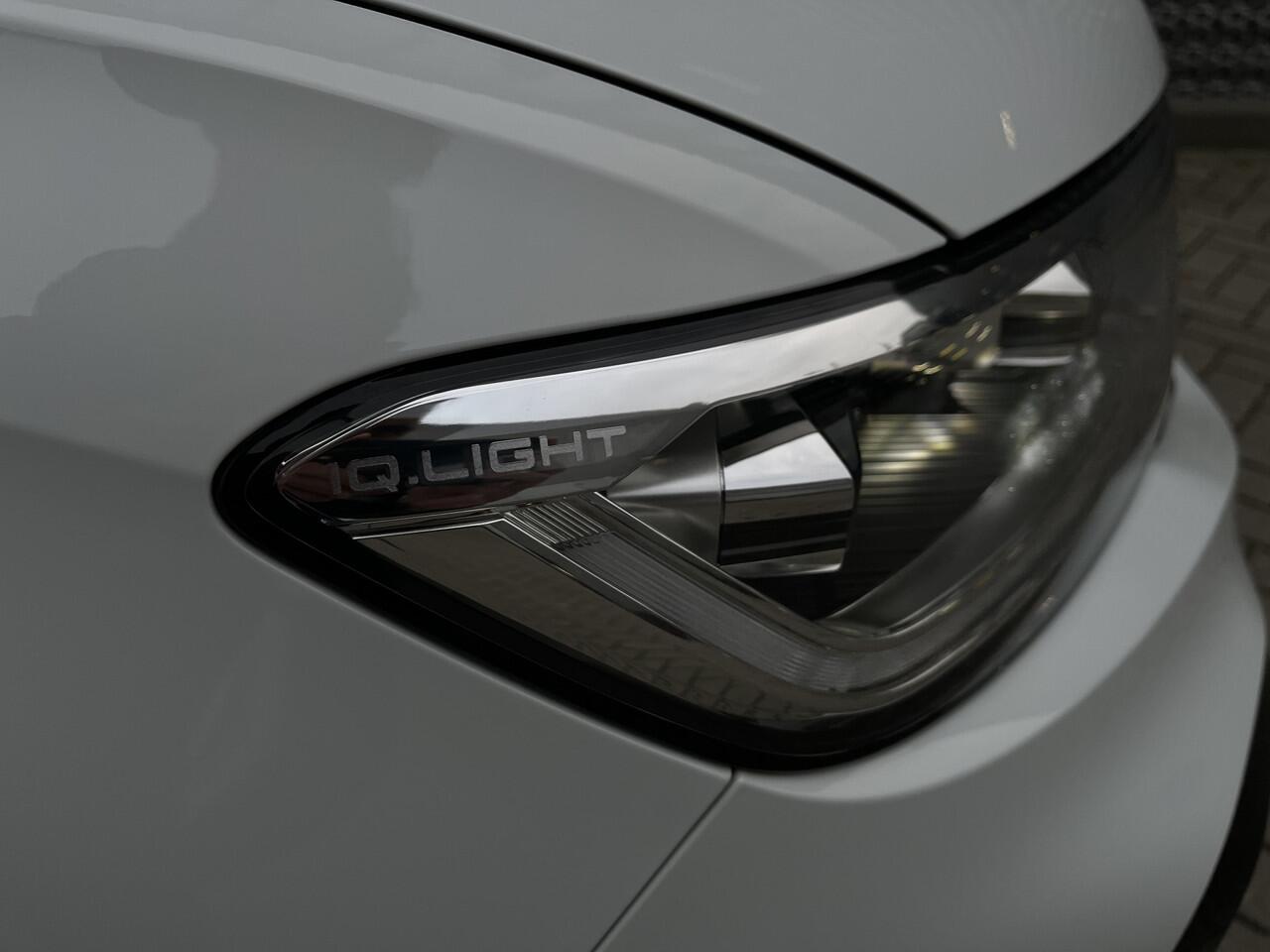 Volkswagen T-Roc 1.5 TSI 150pk DSG R-Line / Panoramadak / Digitale Cockpit / Black Style / Ergo Active Stoel / Navi Pro / Keyless / Alarm / Beats Audio / IQ LED / 18" LMV