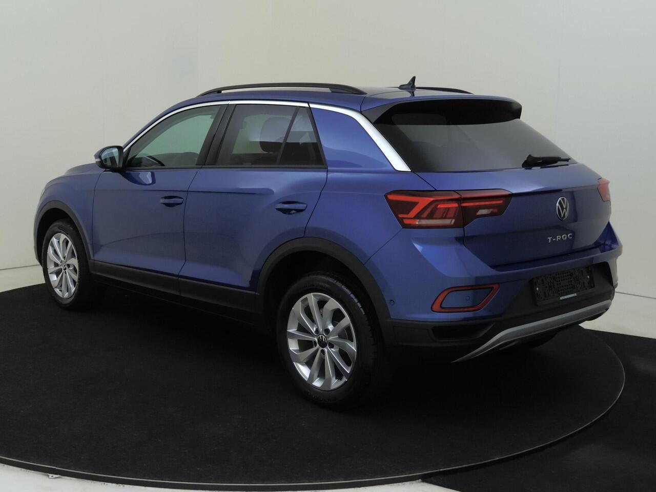 Volkswagen T-Roc Life Edition | 'App-Connect' draadloze smartphone integratie | 'App-Connect' smartphone integratie | Afstandscontrolesysteem (Front Assist)