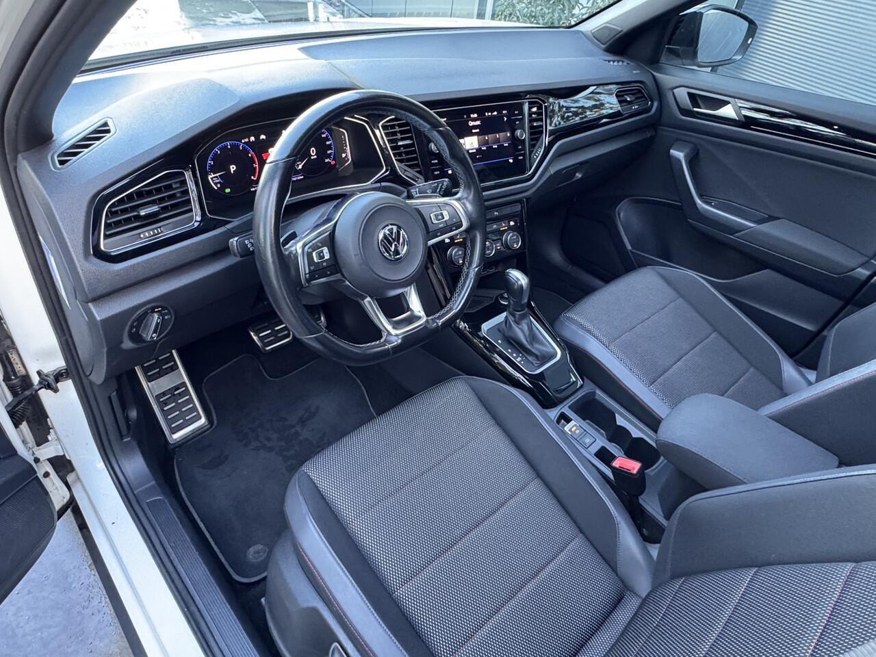 Volkswagen T-Roc 1.5 TSI 150pk DSG Sport Business Panorama Virtual Cockpit Navigatie Stoelverwarming Camera