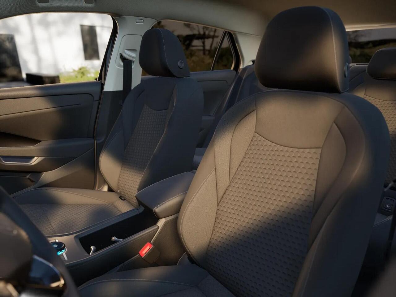 Volkswagen T-Roc Life First Edition 1.5 eTSI 85 kW / 116 PK SUV 7 v | Comfort Pakket