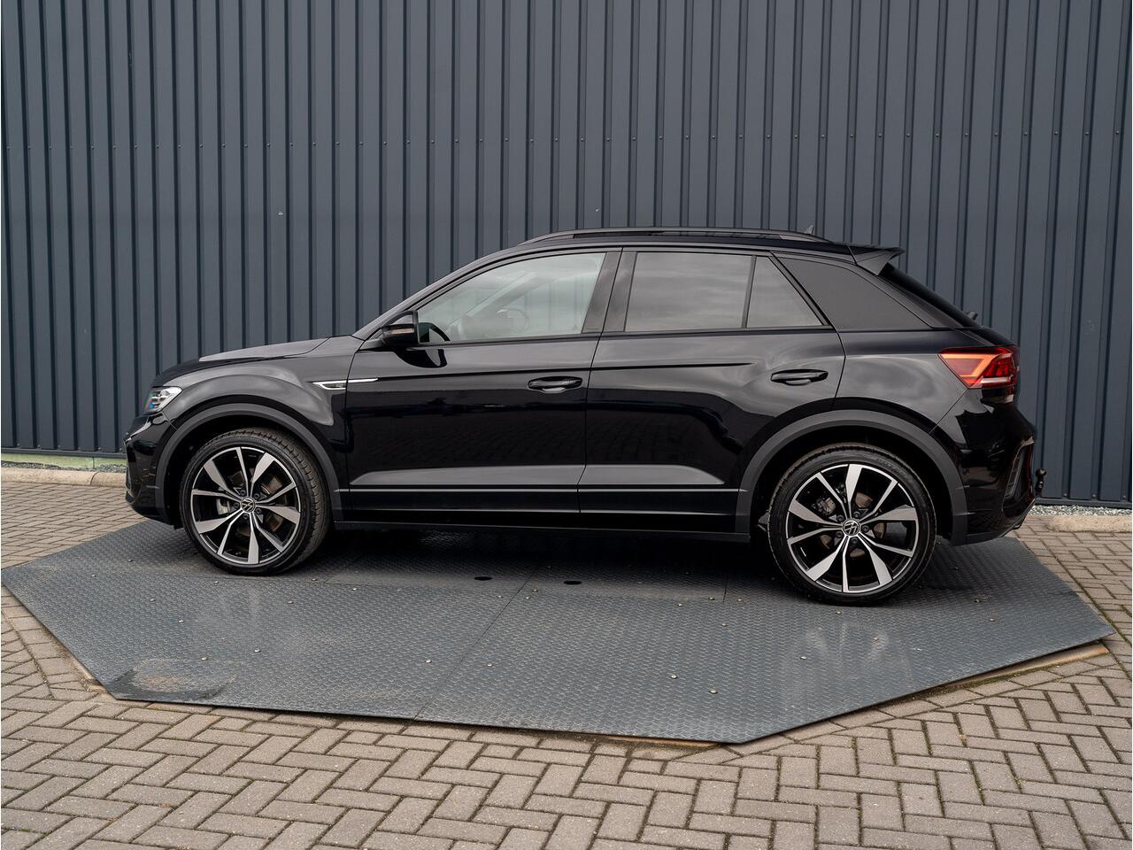 Volkswagen T-Roc 1.5 TSI R-Line | Panodak | Keyless | Side Assist | Elk. A-klep | IQ Light | Camera | Prijs Rijklaar!!