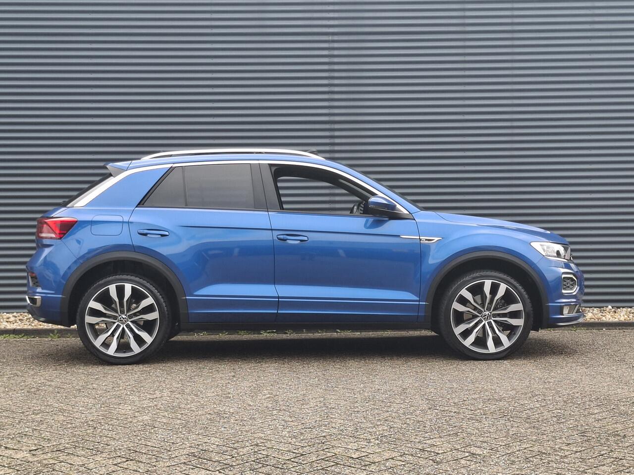 Volkswagen T-Roc 1.5 TSI Sport Business R | Automaat | Panoramisch Schuifdak | Navigatie | Stoel en Stuurverwarming | 19 Inch Velgen |