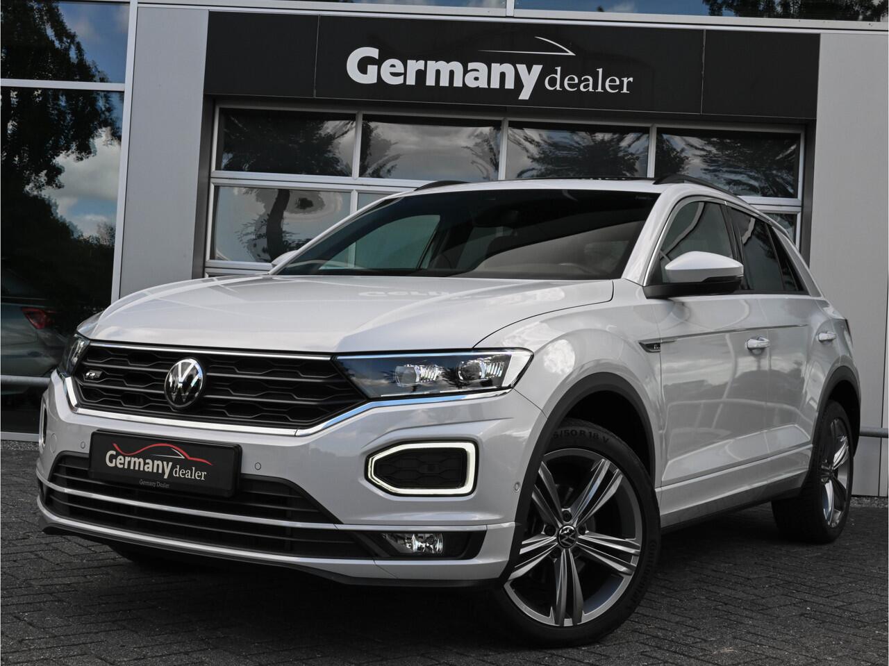 Volkswagen T-Roc 1.5TSI R-Line Pano Keyless ACC Dodehoek Zetels Trekhaak