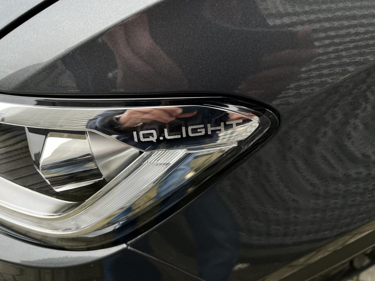 Volkswagen T-Roc 1.5 TSI 150 PK R-Line / Digital Cockpit Pro / Elektrisch Achterklep / Black Style / IQ Light / Achteruitrijcamera / 18''LMV **