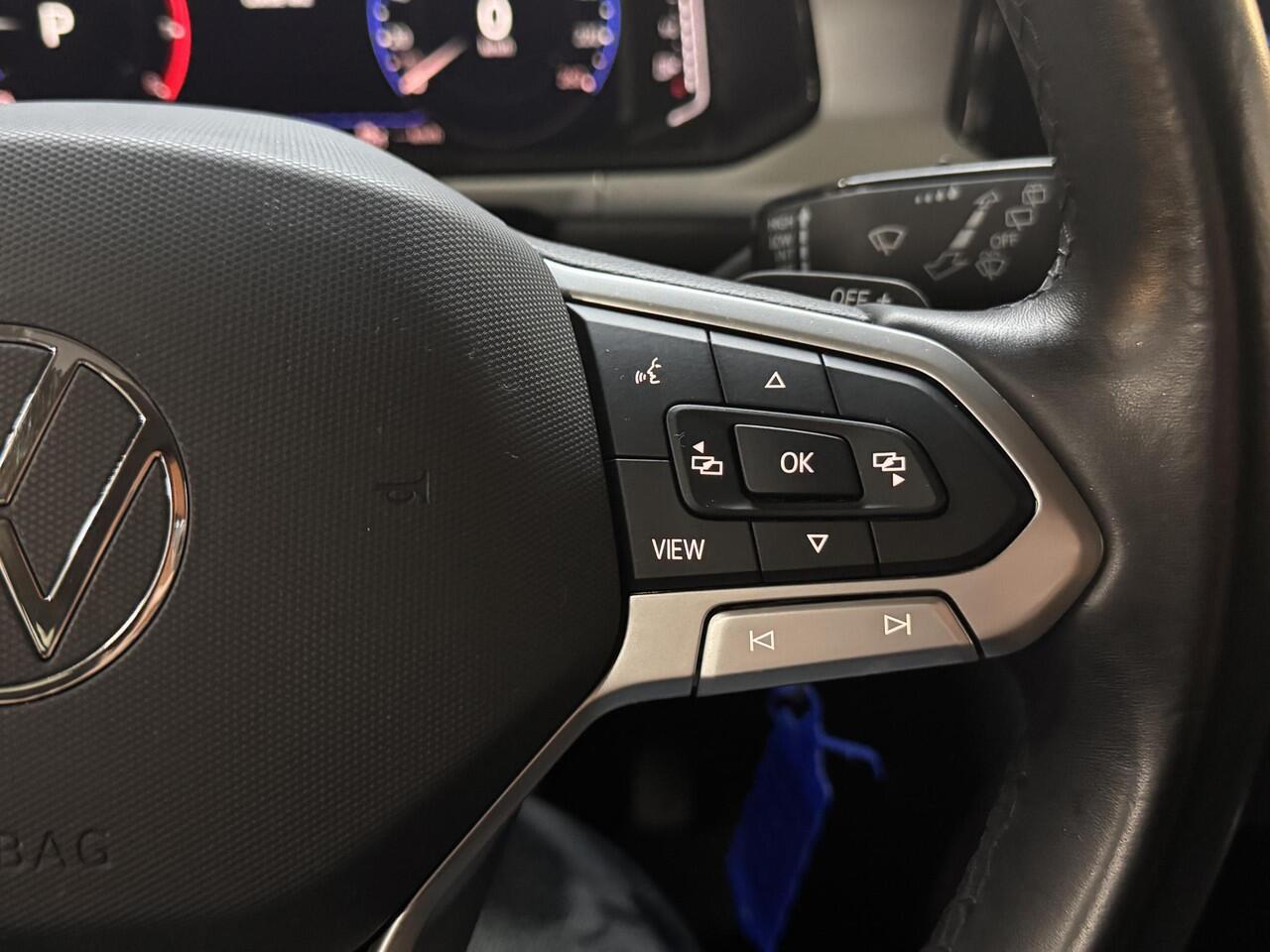 Volkswagen T-Roc 1.5 TSI 150pk DSG Automaat Life Navi Camera Trekhaak Parking pack Digi Dash Dealeronderhouden