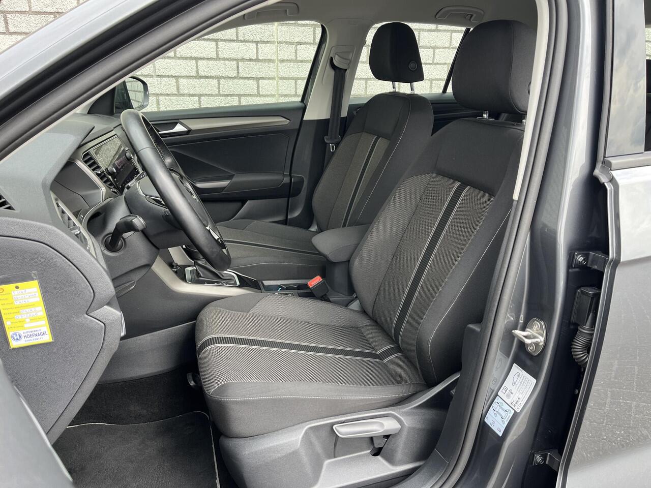 Volkswagen T-Roc 1.5 TSI Style | Stoel & Stuurverwarming | Achteruitrijcamera | Apple CarPlay / Android Auto | Elektrische Achterklep |