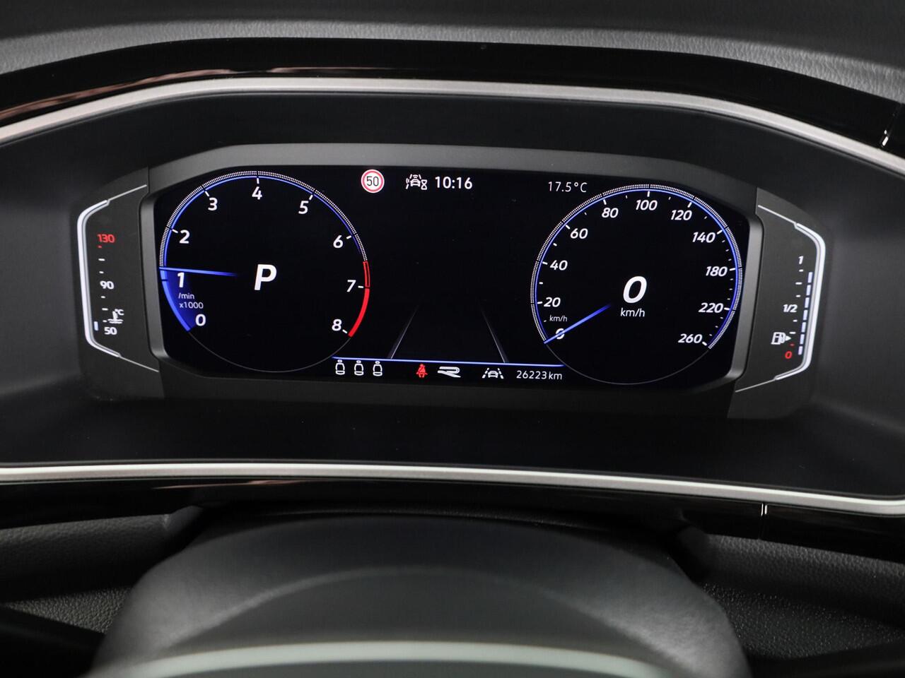 Volkswagen T-Roc 1.5 TSI R-Line 150 pk Automaat (DSG) | Private lease vanaf ¤ 591,- pm | Verlengde garantie | Navigatie via App | Parkeersensoren (Park assist) | Achteruitrijcamera | Keyless | R-Line |