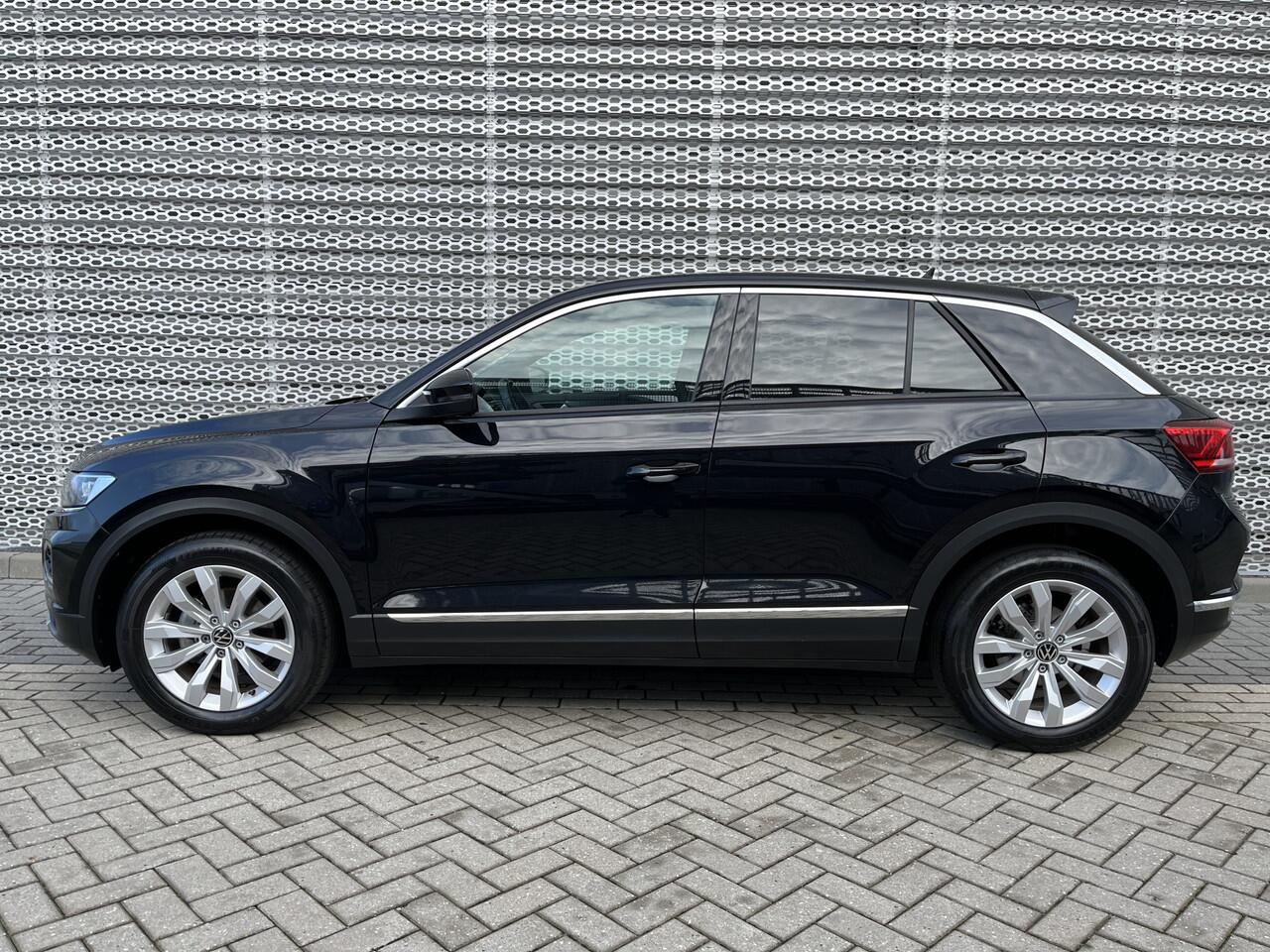 Volkswagen T-Roc 1.5 TSI 150PK Sport / Achteruitrijcamera / Elektrische Achterklep / Stoelverwarming / Parkeersensoren V+A / LED P4