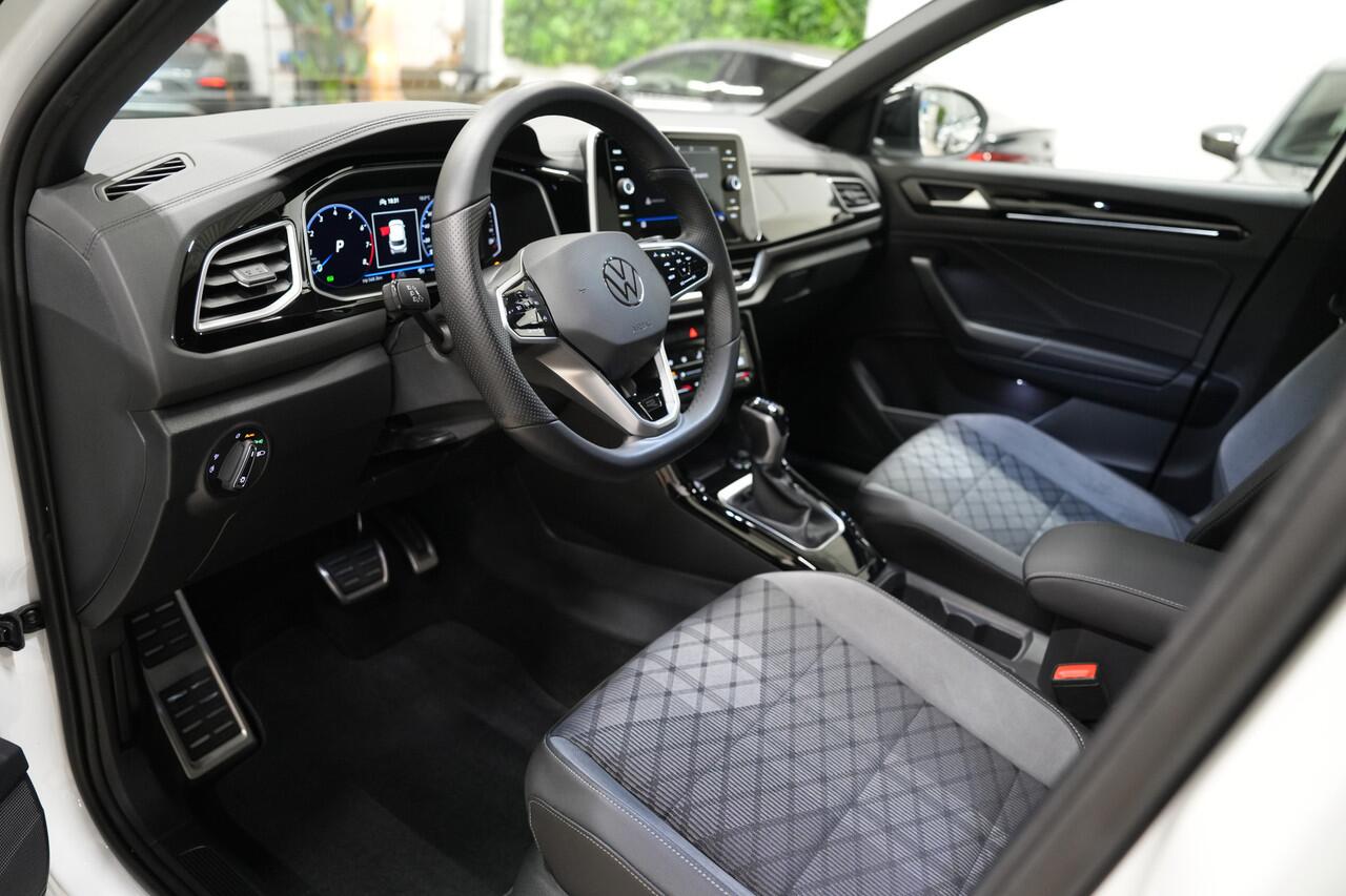 Volkswagen T-Roc 1.5 TSI R-Line * IQ Light - Camera - Keyless - 19" - ACC *