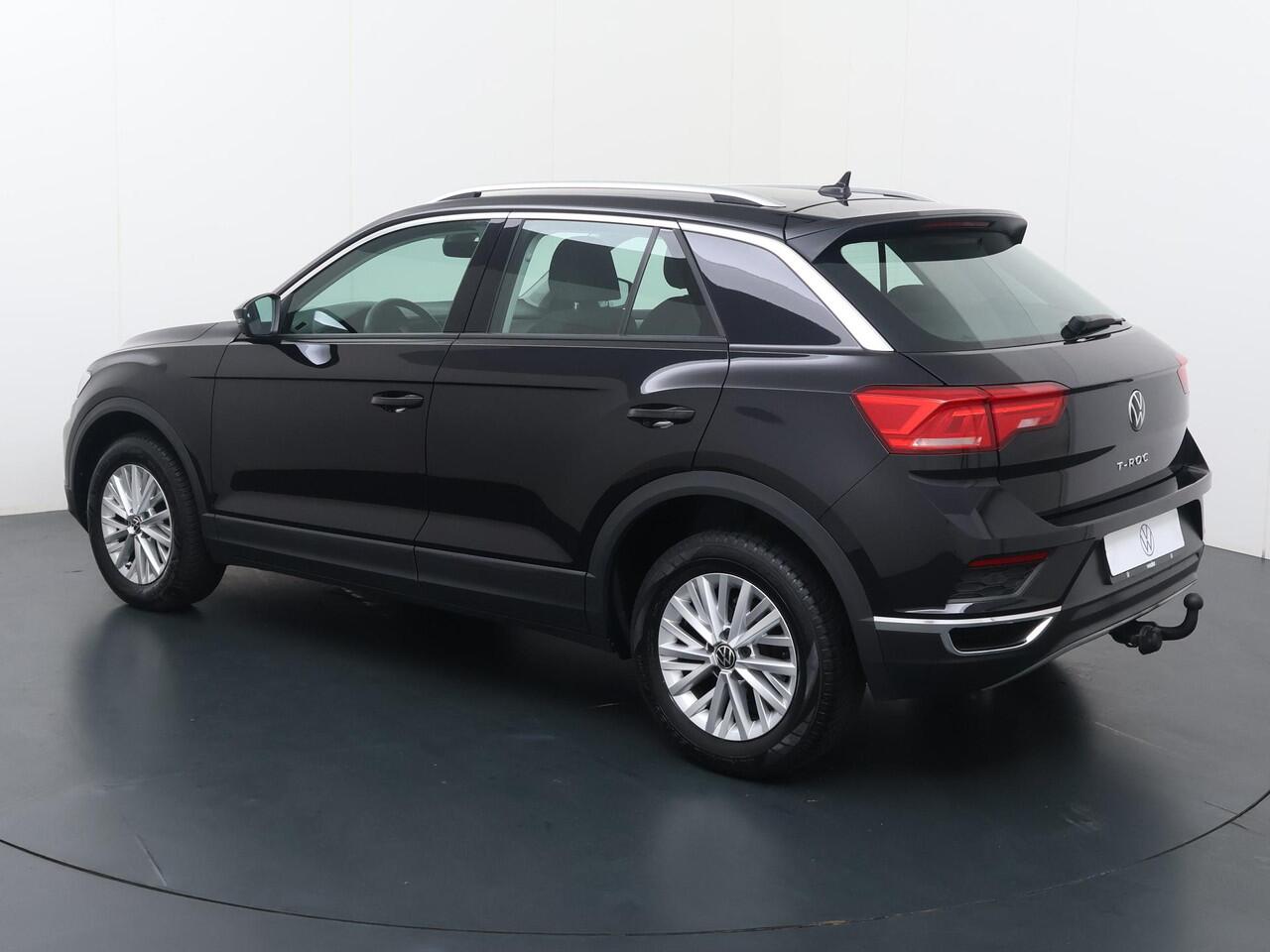 Volkswagen T-Roc 1.5 TSI Style Business | 150 PK | Automaat | Navigatie | Trekhaak | Parkeersensoren
