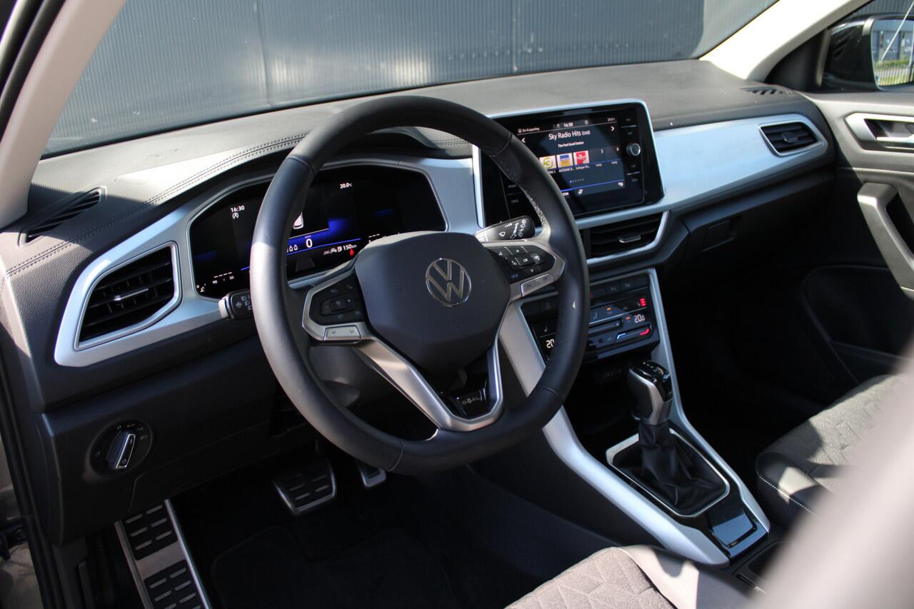 Volkswagen T-Roc 1.5 TSI Life Edition 150pk - ACC - LED - Navi - Stoelverwarming - Blind Spot - Virtual cockpit - Rijklaar