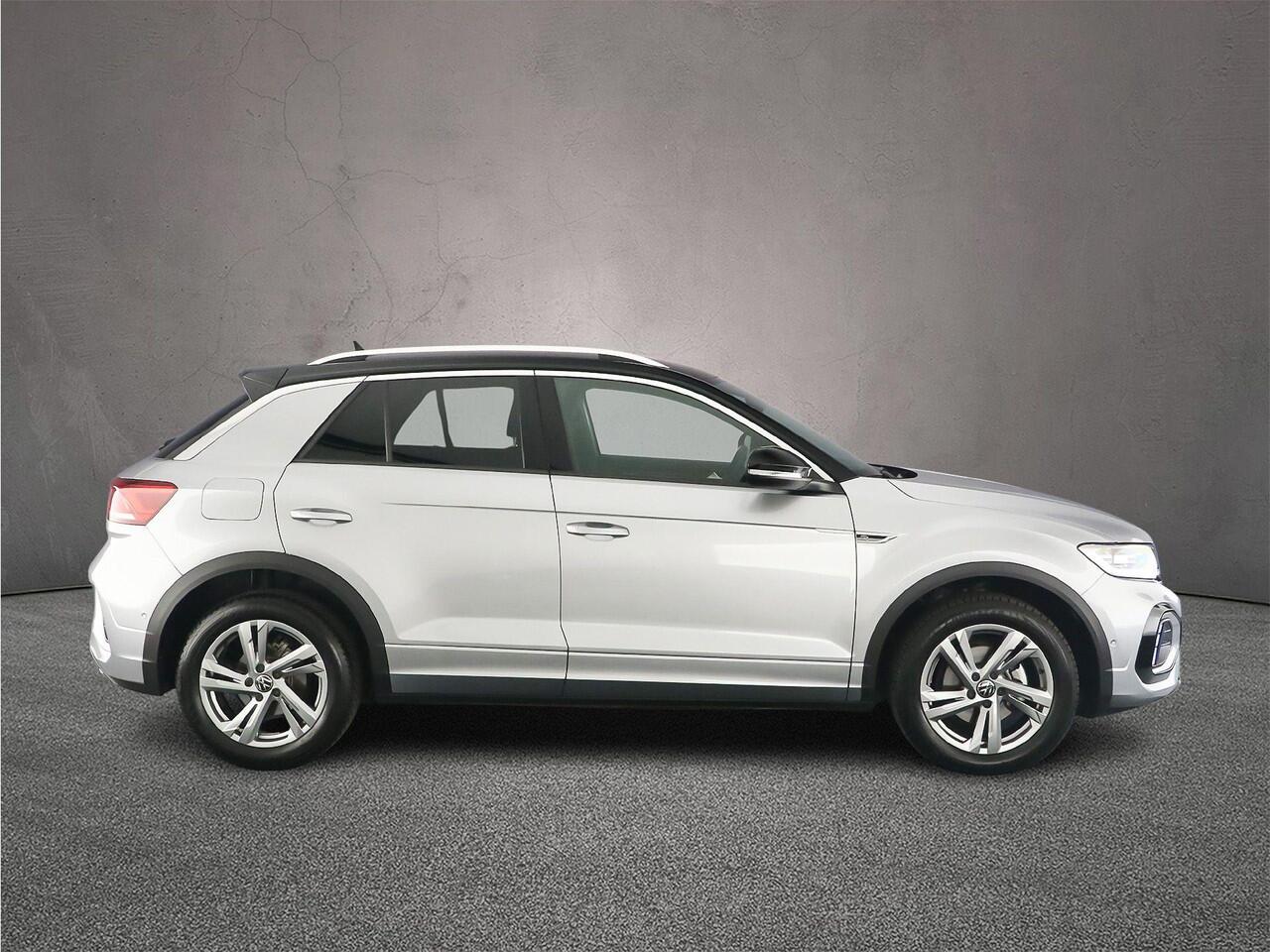 Volkswagen T-Roc R-Line Edition 1.5 TSI 150pk DSG Automaat Trekhaak, Adaptive cruise control, Navigatie, Achteruitrijcamera, Stoelverwarming, LED koplampen, App connect