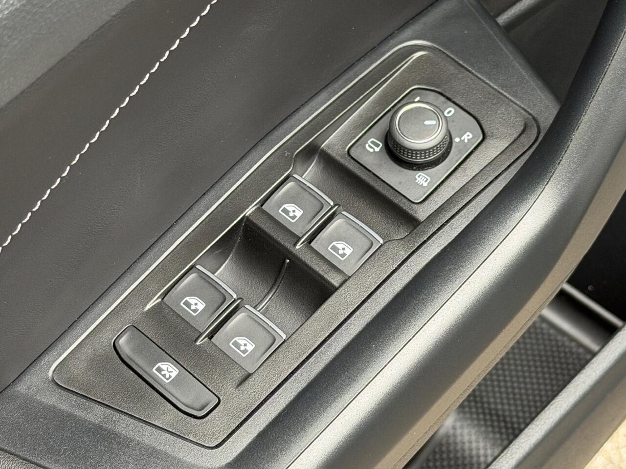 Volkswagen T-Roc 1.5 TSI 150pk DSG Style | Dode hoek | Camera | Keyless | Elek. Achterklep | Rijklaar incl. garantie