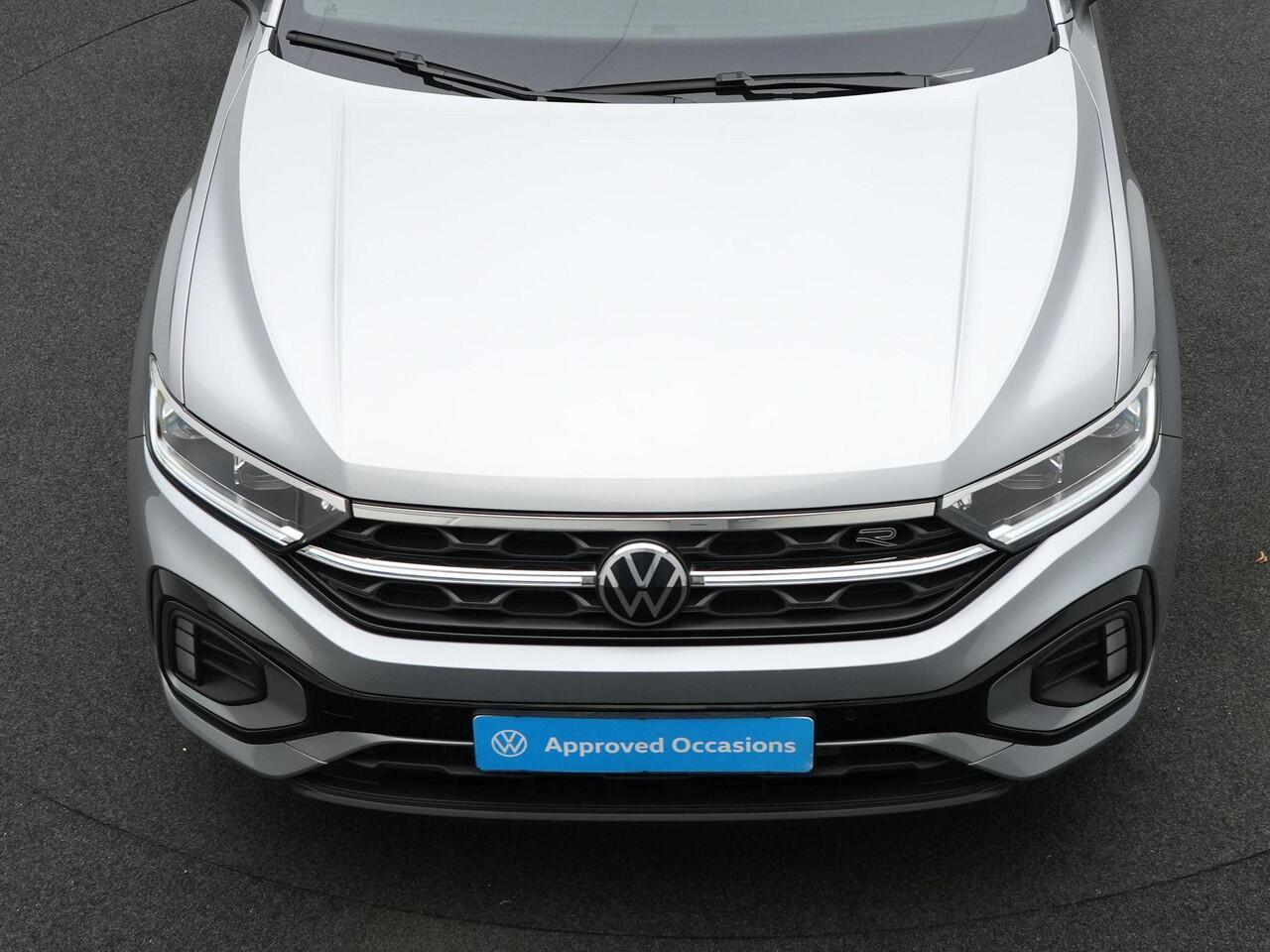 Volkswagen T-Roc 1.5 TSI 150 pk DSG R-Line | Panoramadak | IQ Light | Carplay | Parkeersensoren voor/achter | Adaptive Cruise