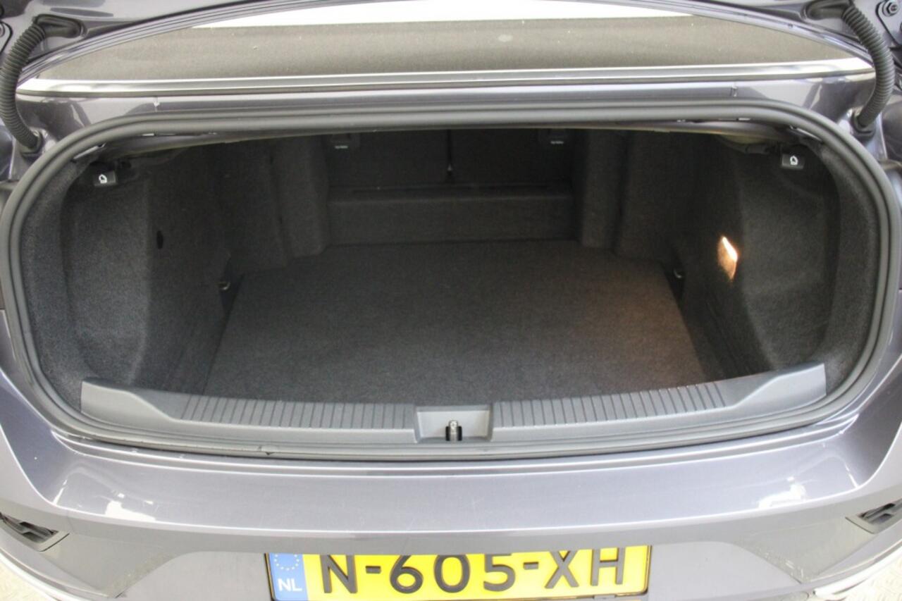 Volkswagen T-Roc Cabrio 1.5 TSI R-Line Automaat - Carplay, Cruise, Stoelverw.