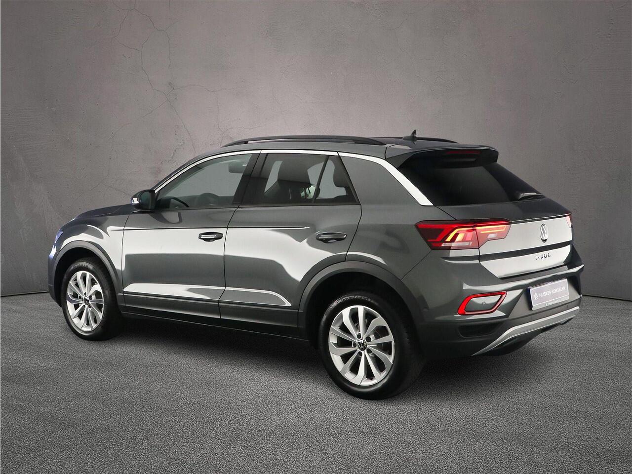 Volkswagen T-Roc Life Edition 1.5 TSI 150pk DSG Automaat Adaptive cruise control, Achteruitrijcamera, LED koplampen, Airco, DAB, Radio, App connect, Parkeersensoren