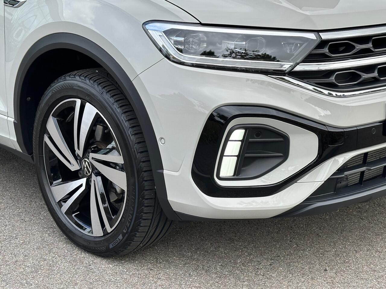 Volkswagen T-Roc 1.5 TSI 150pk DSG R-Line | Camera | Keyless | Elek. Achterklep | Dode hoek | Rijklaar incl. 1 jaar Bovag garantie